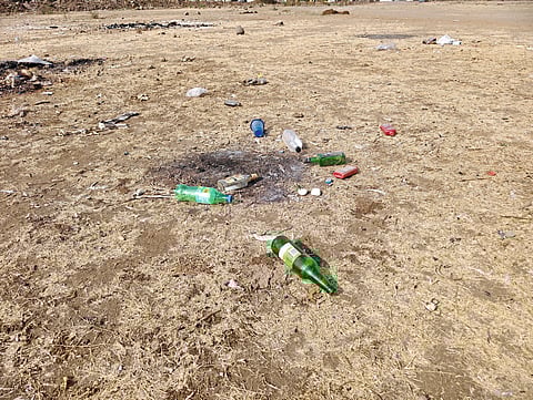 पुसेगावात मैदान आणि सार्वजनिक ठिकाणी मद्यपींचे बस्तान