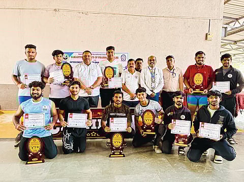 बेल्हे येथे कुस्ती, वेटलिफ्टिंग स्पर्धां जल्लोषात