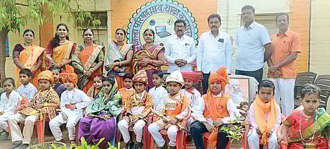 कासारवाडी जिल्हा परिषद शाळेत शिवजयंती उत्साहात साजरी