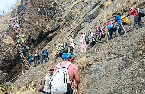 पोखरीच्या विद्यार्थ्यानी घेतला
गोरखगड-शिडी घाट ट्रेकचा अनुभव