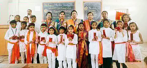 पंचरत्न इंग्लिश मीडियम स्कूल मध्ये शिवजयंती उत्सव व बक्षीस वितरण समारंभ साजरा