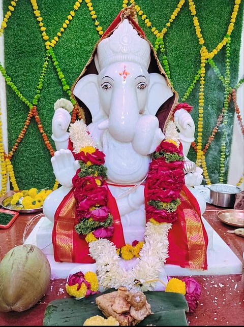 करकंब येथे पाच तासाच्या पौरोहित्यानंतर गणपतीची प्राणप्रतिष्ठा