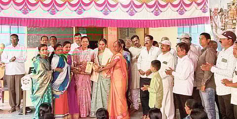 ढेबेवाडी विविध क्षेत्रातील कर्तुत्ववान व्यक्तींचा पुरस्कारांनी गौरव