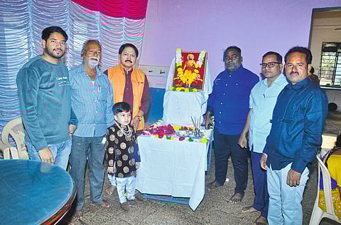 मातोश्री वृद्धाश्रमात शिवजयंती साजरी