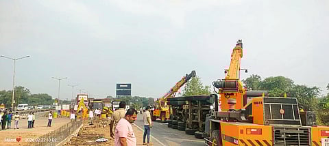 खंडाळा -पुणे सातारा महामार्ग खंडाळा जवळ जाम