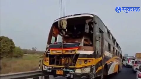 Double Decker Bus Accident : भीषण दुर्घटना! डबलडेकर बस उलटली; पाच जणांचा मृत्यू ,१६ जण गंभीर जखमी