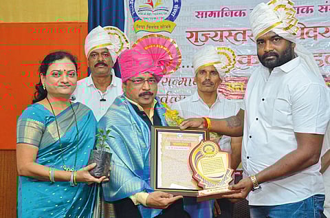 वाई:-राजेश भोज यांना राज्यस्तरीय आदर्श शिक्षक पुरस्कार. विद्यानिकेतन प्रतिष्ठानचा उपक्रम.