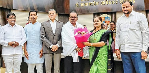 माणच्या सुपुत्राची ठाणे महानगरपालिकेच्या सभागृह नेतेपदी निवड