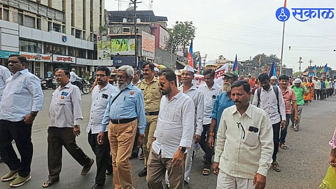 Koyna Dam affected families stage indefinite protest in Satara demanding land allotment and rehabilitation.