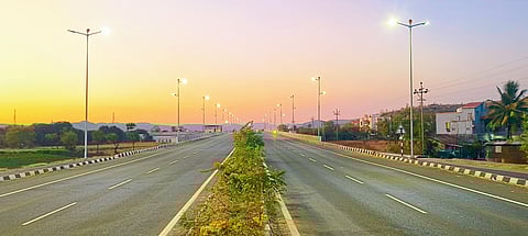 पालखी मार्गावर अखेर लखलखाट