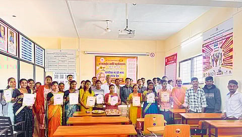 वाघिरे महाविद्यालयात
यशस्वी विद्यार्थ्यांचा सन्मान