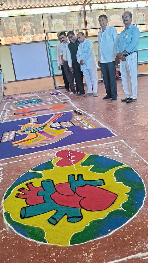 गुरुकुल ॲकॅडमीत ग्रंथ प्रदर्शन