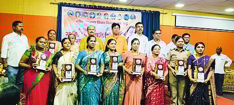 वाई येथे सप्रेम नमस्कार विचार विकास मंच संस्थेचा क्रांतीज्योती सावित्रीबाई फुले गौरव पुरस्कार सोहळा संपन्न .