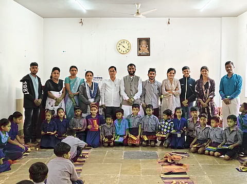 केळघर साहित्य वाटप