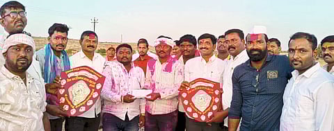 बलमा अन् बादल ठरले आंधळीतील मैदानाचे मानकरी