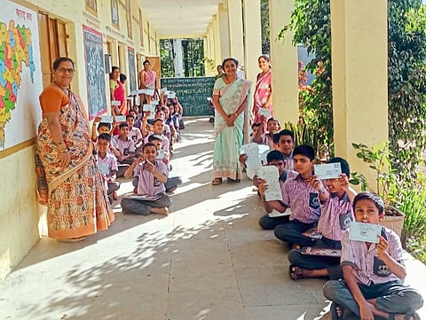 वाई:-व्याहळी (पूनर्व) येथे विद्यासागर माध्यमिक विद्यालयात मराठी राजभाषा गौरव दिनानिमित्त पत्र लिहिण्याचा अनोखा उपक्रम