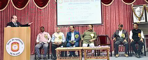 वाई:-जिद्द आणि कष्टातूनच उद्योजक घडतात: ''थर्माकोल मॅन''रामदास माने.