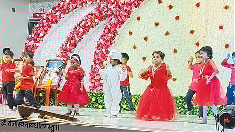 न्यु इंग्लिशचे स्नेहसंमेलन