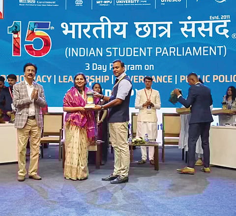 एमआयटीच्या छात्र संसदेत
ऐश्वर्या पुरीची दमदार भूमिका
