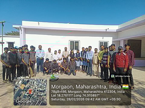 मोरगावातील आरोग्य केंद्राचा परिसर चकाचक