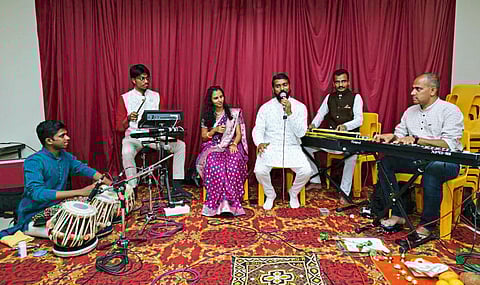मंगलाष्टक गायकांची मागणी वाढली