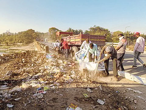 धर्माधिकारी प्रतिष्ठानतर्फे
नारायणगावात स्वच्छता