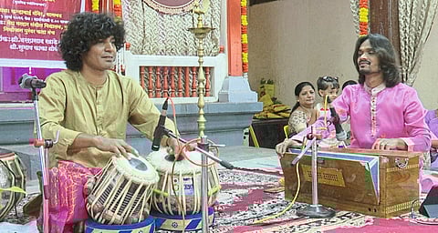 सूरतालाच्या साथीने सासवडकर मंत्रमुग्ध