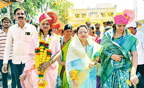 दहिवडीच्या नगराध्यक्षपदी वर्षाराणी सावंत विराजमान