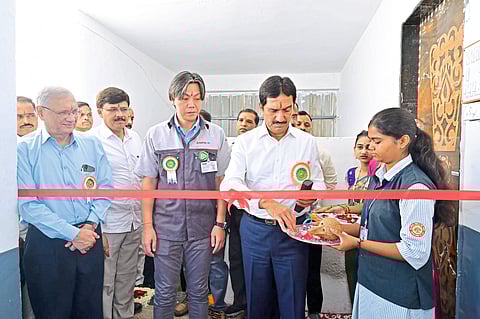 न्यू इंग्लिश स्कूलमध्ये
नूतनीकरण कामांचे उद्घाटन