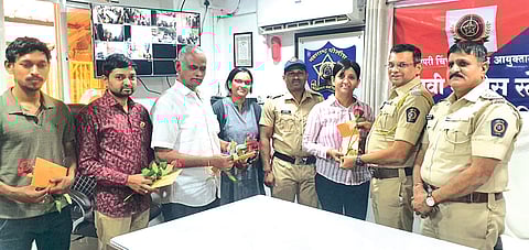 अखेर १३० मोबाईल मूळ मालकांना परत