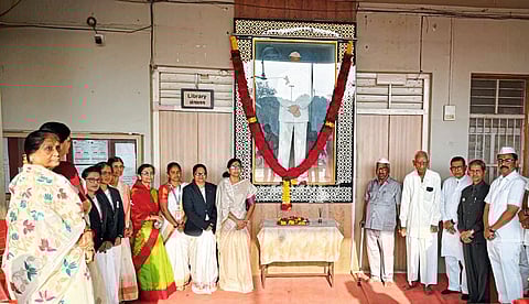 सांगोला विद्यामंदिर प्रशालेचा ७४ वा वर्धापन दिन उत्साहात ; संस्थेचे अमृत महोत्सवी वर्षात पदार्पण