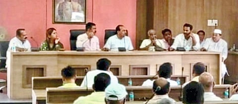 वाई:- सुरूर–पोलादपूर रस्त्याच्या संथ व निकृष्ट कामाविरोधात वाईकरांचा आंदोलनाचा पवित्रा.