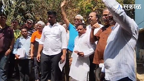 Citizens Protest Against SGNP Conservator