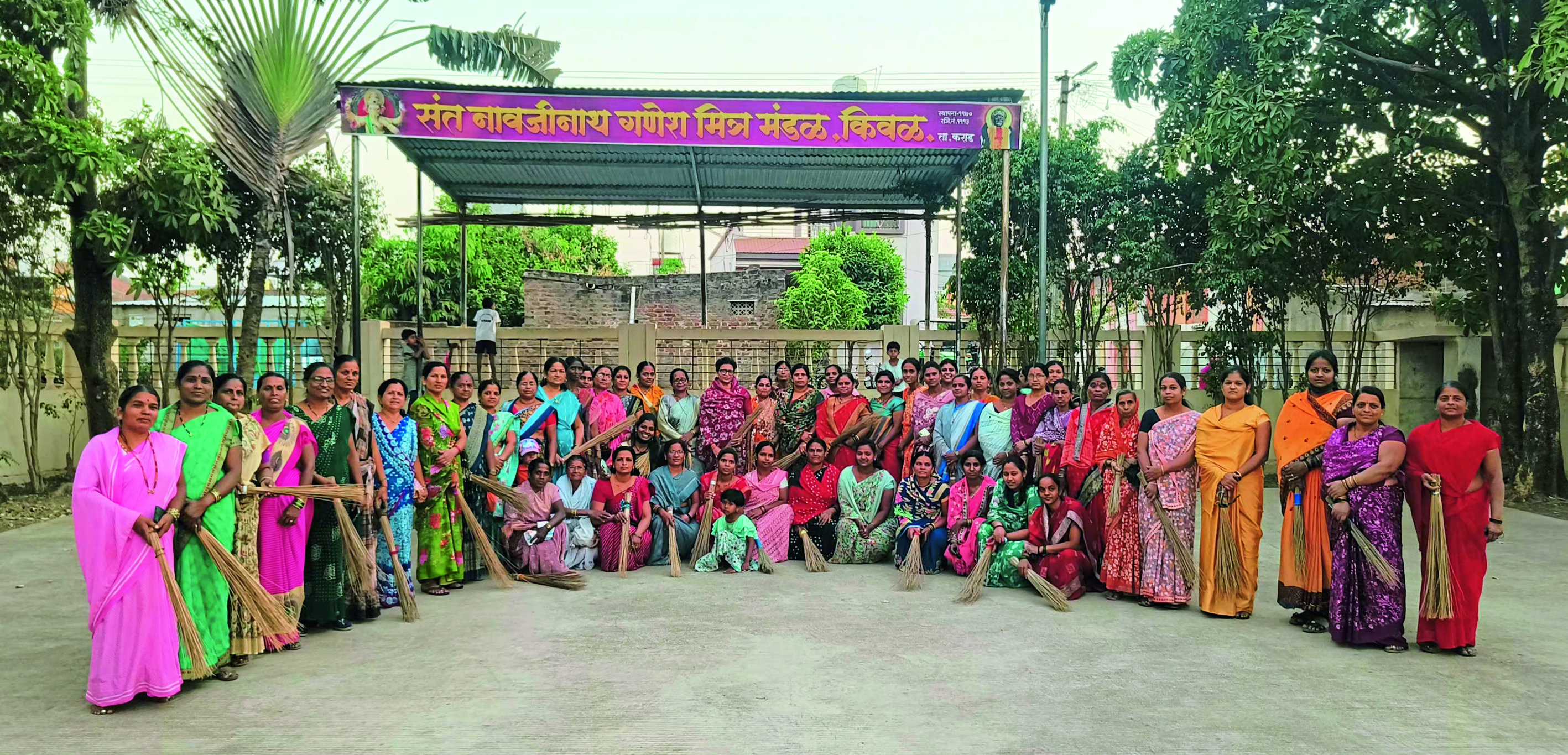 मसूर : किवळच्या महिलांचा स्वच्छतेसाठी झंझावात