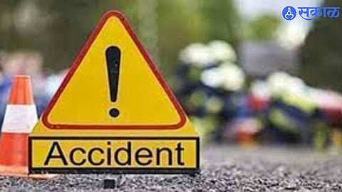 Fatal Crash on Baramati–Jalgaon State Road: Gram Sevak Dies, Villagers Hold Rasta Roko