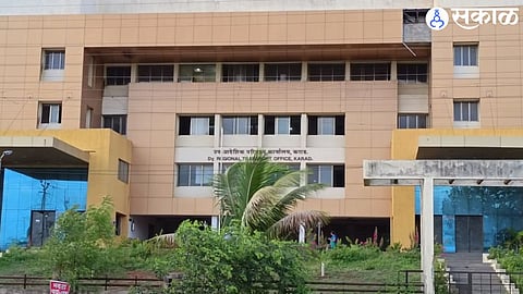 Fake Receipt Scam Rocks Karad RTO, Alleged Interference by Suspects in Official Work