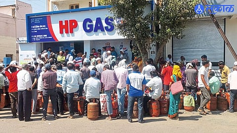 Gas Supply Crisis in Sangamner: Hotels Struggle as Commercial Cylinders Run Short