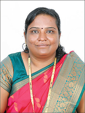 तृप्ती पेन्सलवार ‘आयडॉल’ शिक्षक यादीत अव्वल