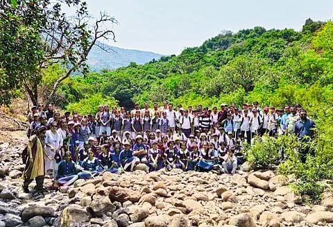 जंगल सफारीत विद्यार्थ्यांचा निसर्गानुभव; जांभळी येथे उपक्रमाला उत्स्फूर्त प्रतिसाद