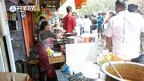 Long Queues for Household Gas Cylinders