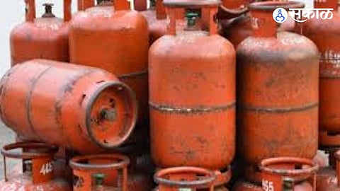 Action Against Illegal LPG Use in Solapur; Hotel Operators Face Charges