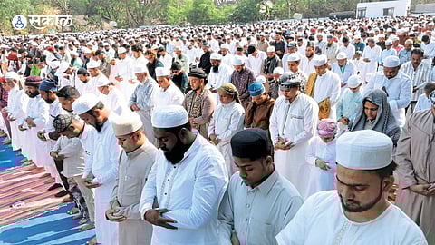 Thousands Gather at Eidgah Ground