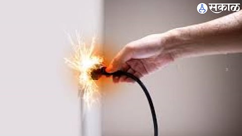 Fatal Electric Shock Claims Life of Daily Wage Worker in Manora