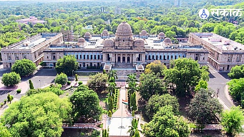 Mumbai High Court Faces Massive Response: 2.14 Lakh Apply for 887 Sipahi Posts