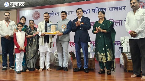 Academic Excellence: Nitin Aher Honored with District Ideal Teacher Award