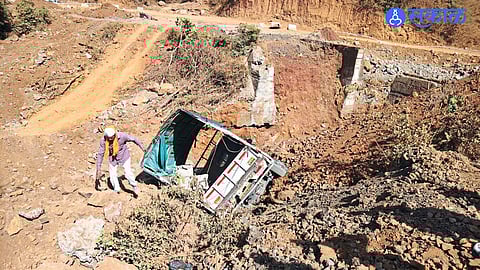 Funeral Trip Ends in Accident at Varandha Ghat; 11 Sustain Injuries