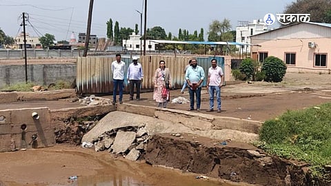 Crackdown on Illegal Sand Washing: Revenue Department Hits Two Sites in Soratapwadi