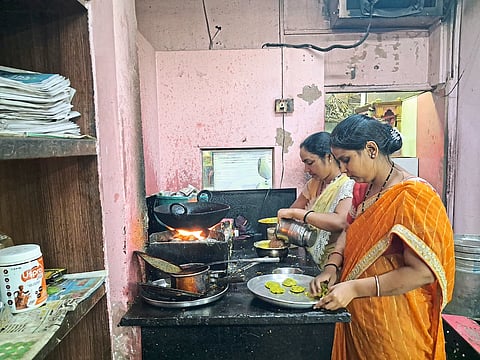 गॅस टंचाईमुळे खाद्यपदार्थांच्या दरांना तडका