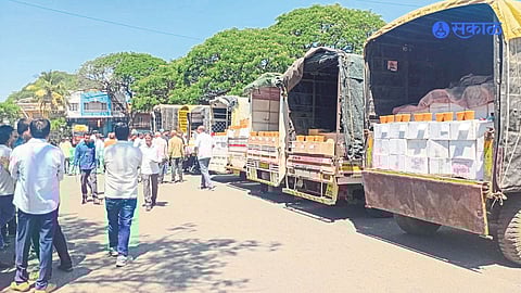 Kolhapur jaggery traders protest market shutdown
