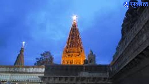 Alandi Sansthan members protest against Dr. Mugdha Karnik over remarks on Lord Vitthal and saints.